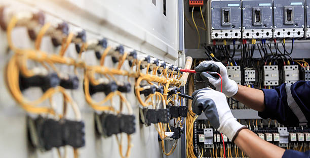 Professional Electrician technician working in Raytown, MO